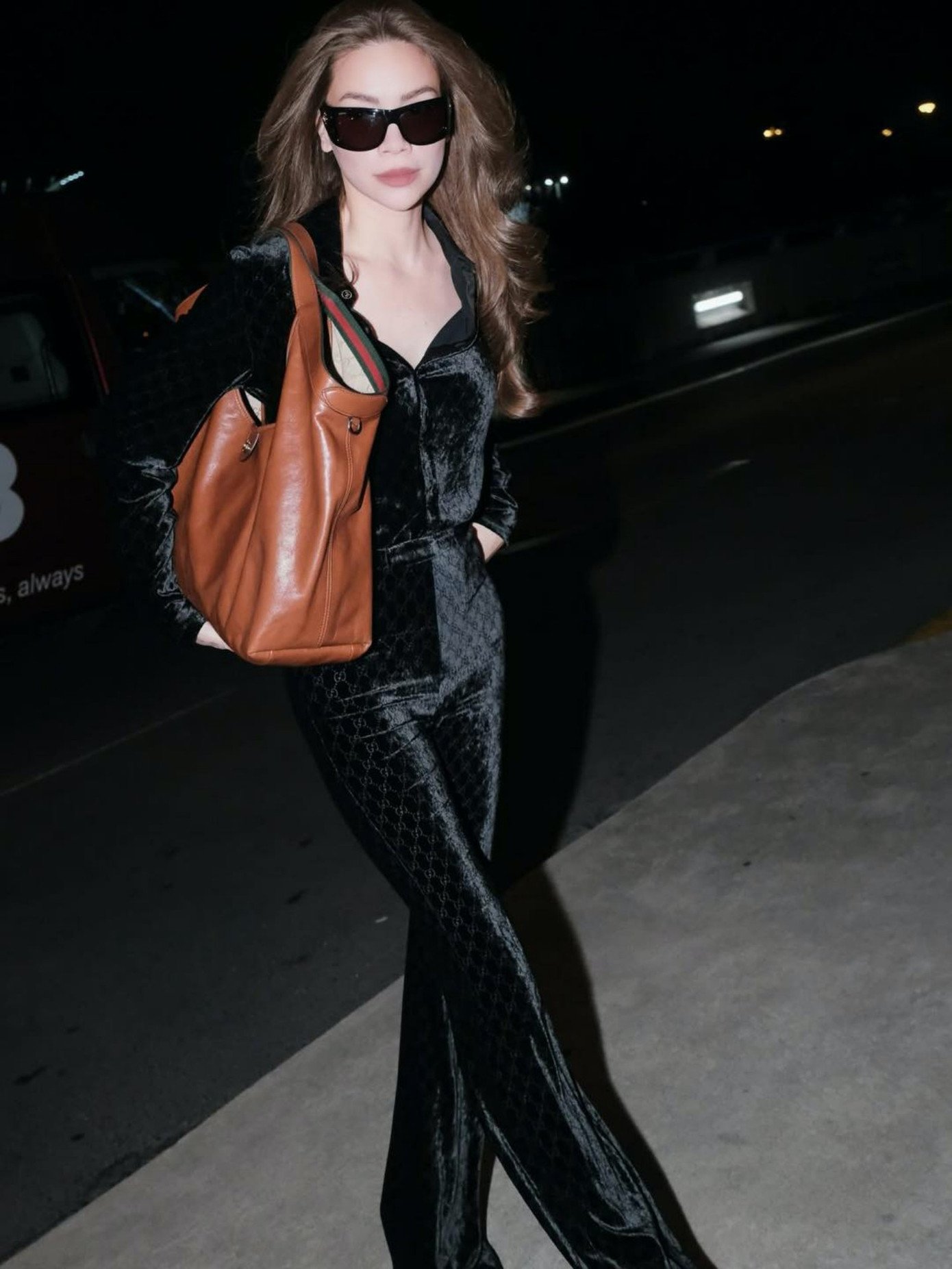 Trọn bộ ảnh Hồ Ngọc Hà tại Milan, thần thái bất chấp “hung thần" Getty Images - 17