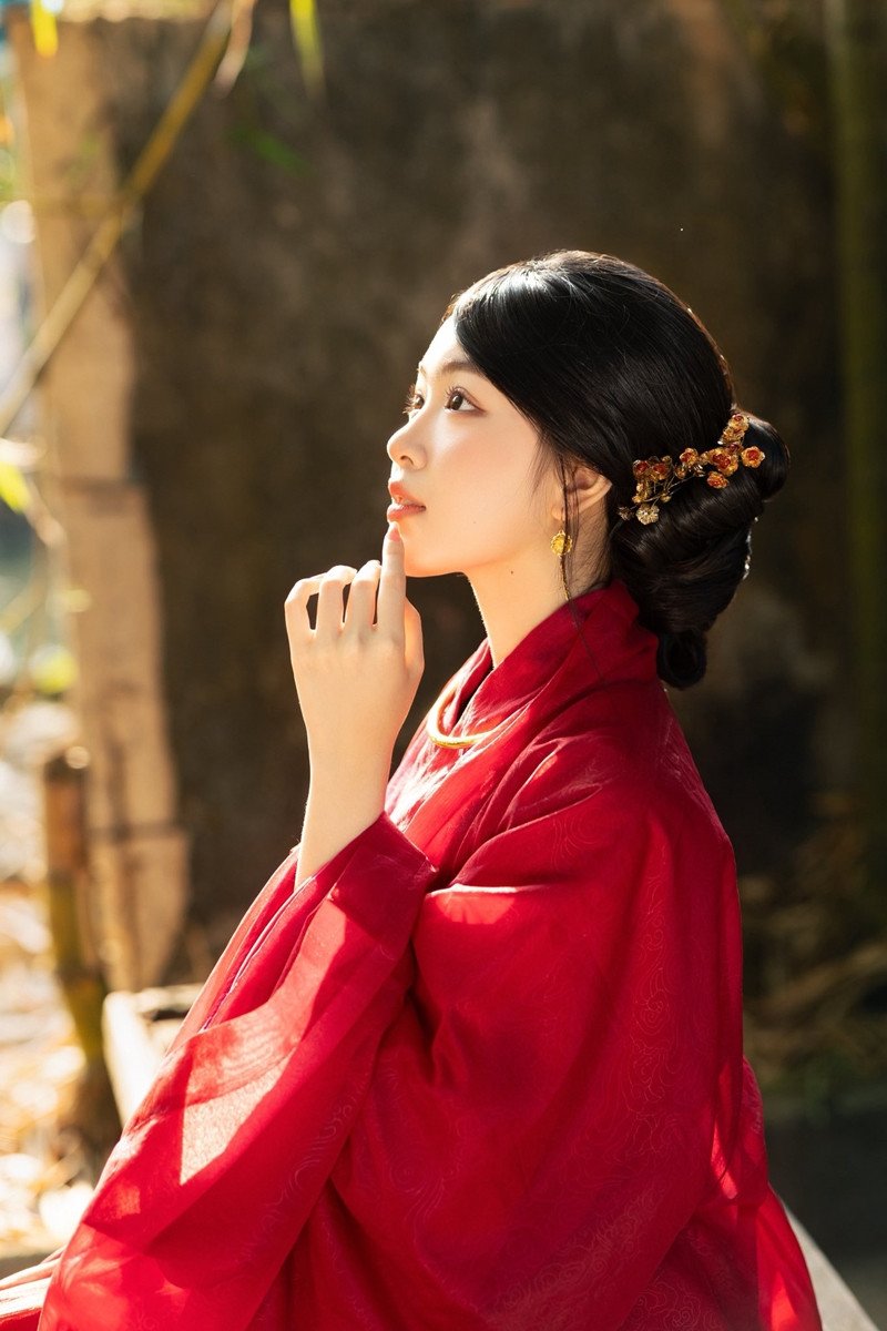 Lọ Lem tên thật là Mai Thảo Linh.