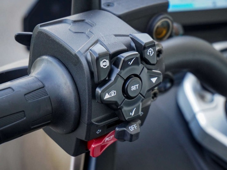 Xe ga giá ngang SH160i mà động cơ vượt trội, trang bị đỉnh - 5