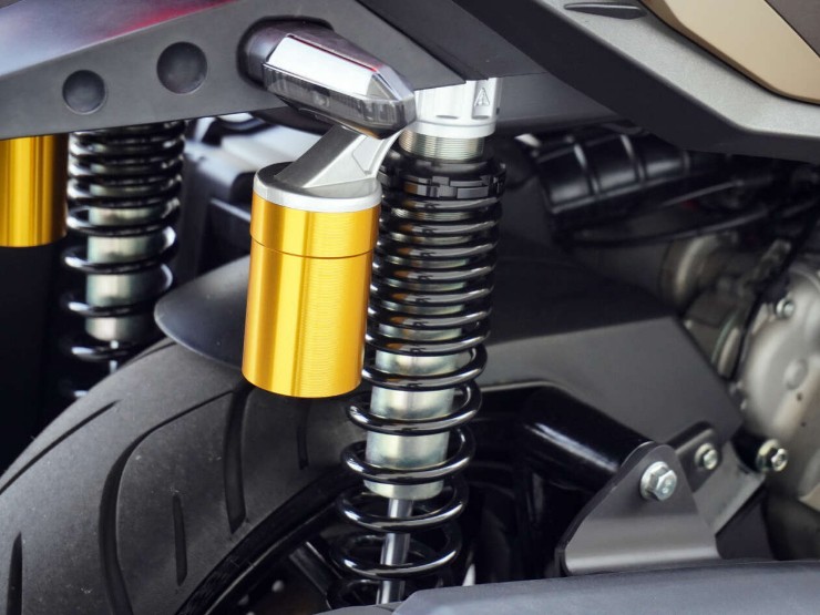 Xe ga giá ngang SH160i mà động cơ vượt trội, trang bị đỉnh - 6