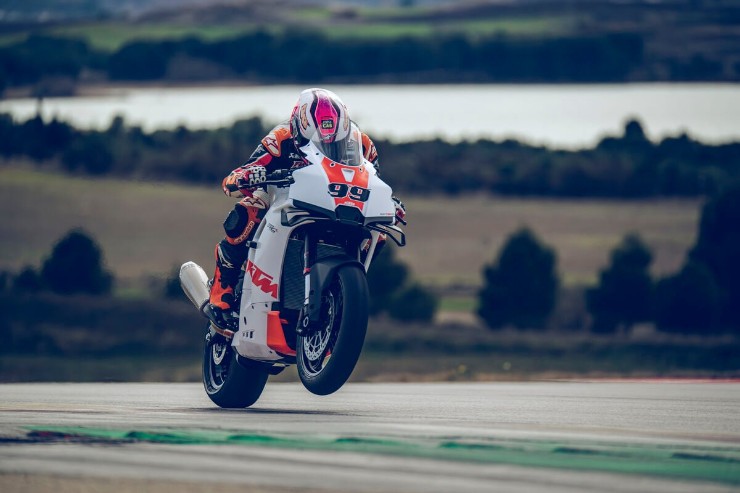 KTM 990 RC R Track 2026 ra mắt - "quái vật" đường đua - 11