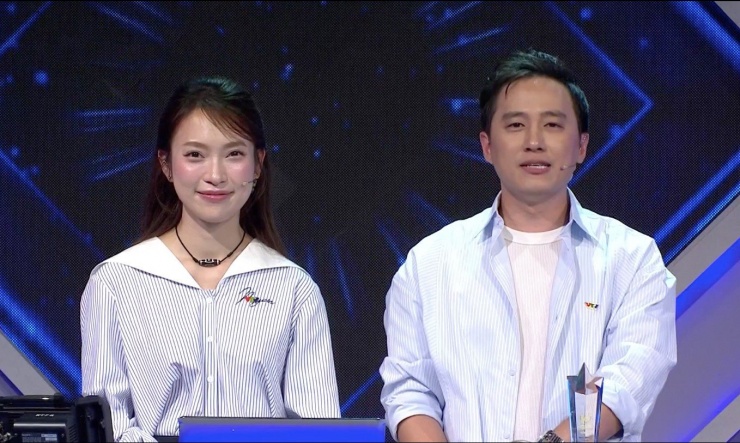 Hai MC dẫn chương trình Khánh Vy và Ngọc Huy