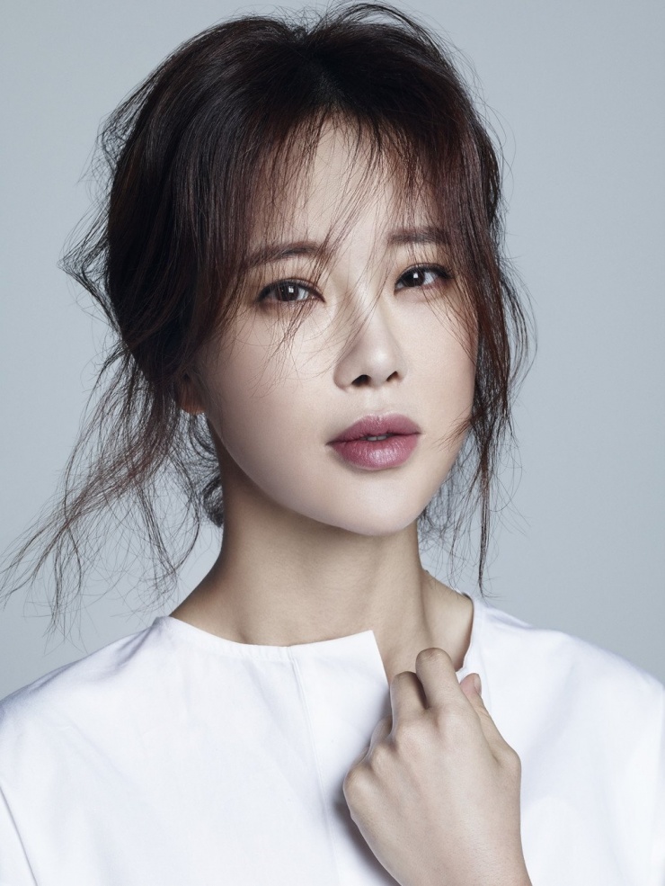 Baek Ji Young được mệnh danh là "Nữ hoàng nhạc phim" ở Hàn Quốc.