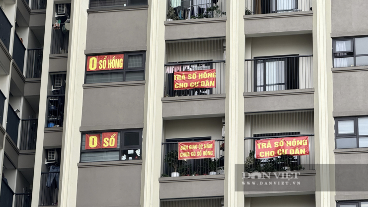 Khi nguồn cung nhà giá bình dân khan hiếm, người dân phải chấp nhận đánh cược để thoát cảnh thuê trọ. Ảnh: Anh Văn