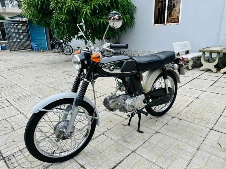 Honda 67 đời 1967 nguyên bản của dân chơi Gia Lai 'hét' giá 2,2 tỷ đồng gây sốt - 2
