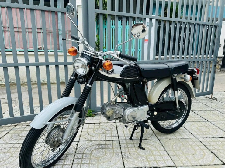 Honda 67 đời 1967 tại Gia Lai được chào bán với giá 2,2 tỷ đồng. Ảnh: NVCC.