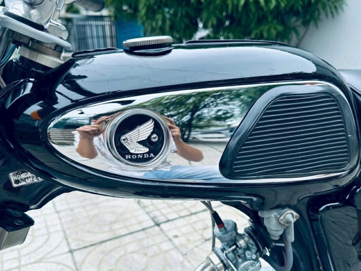 Honda 67 đời 1967 nguyên bản của dân chơi Gia Lai 'hét' giá 2,2 tỷ đồng gây sốt - 13