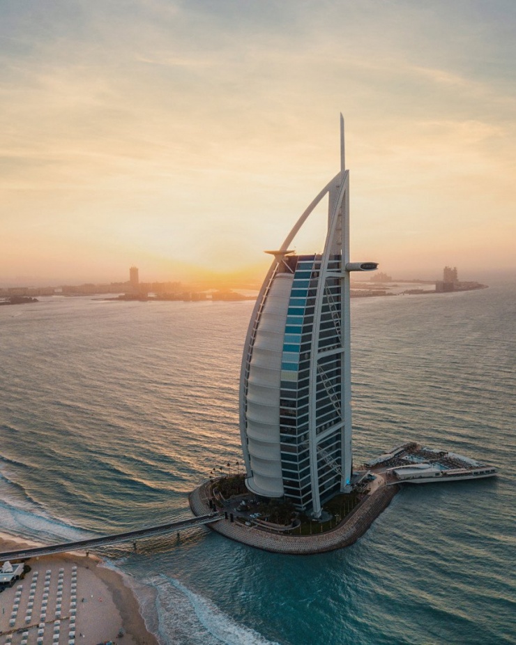 Bên trong khách sạn xa hoa nhất Dubai vừa bốc cháy có gì đặc biệt? - 2