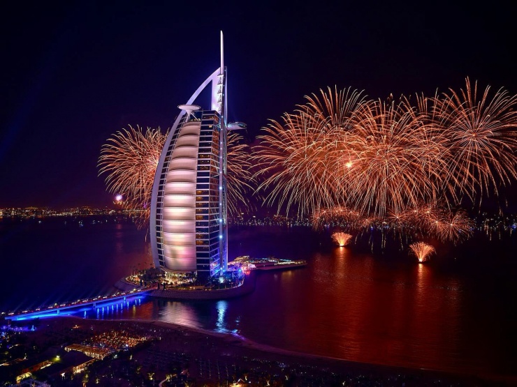 Bên trong khách sạn xa hoa nhất Dubai vừa bốc cháy có gì đặc biệt? - 3