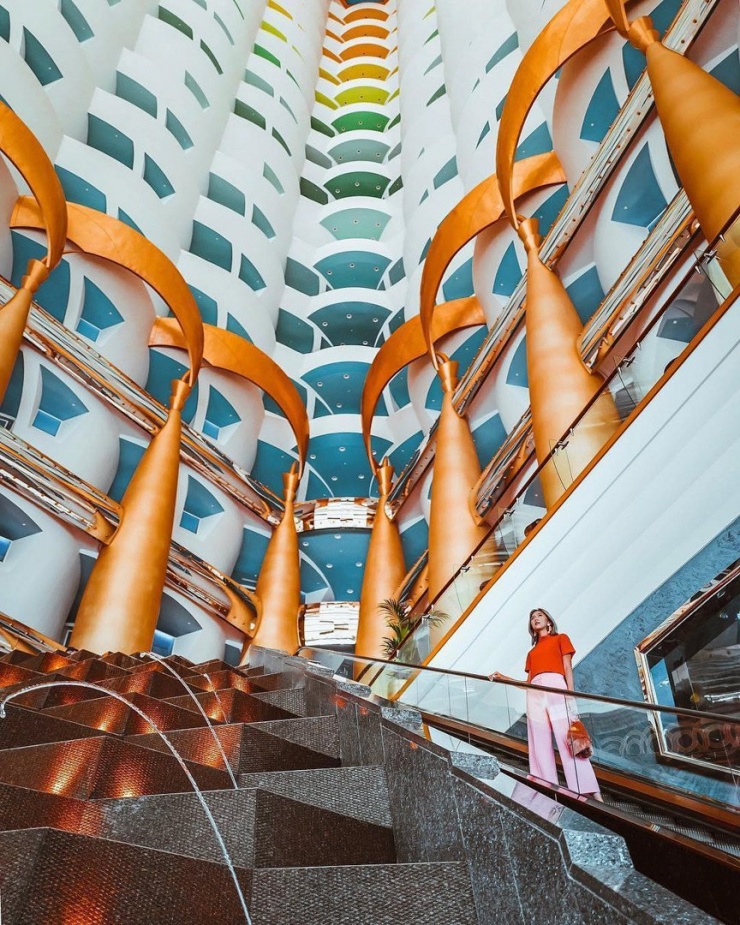 Bên trong khách sạn xa hoa nhất Dubai vừa bốc cháy có gì đặc biệt? - 4