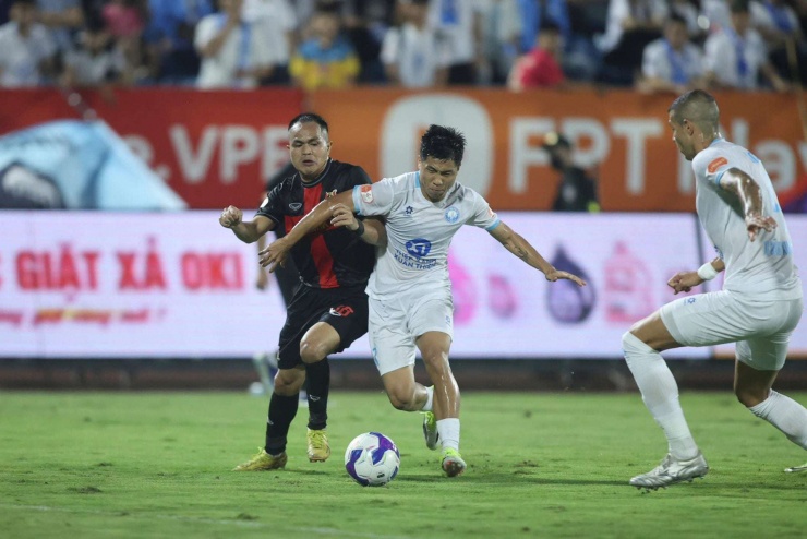 Ninh Bình FC để thua Thép xanh Nam Định 2-3. Ảnh: VPF.