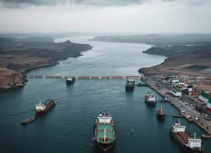 Hơn 80% dầu và khí đi qua eo biển Hormuz để đến châu Á. Ảnh minh họa: Baidu