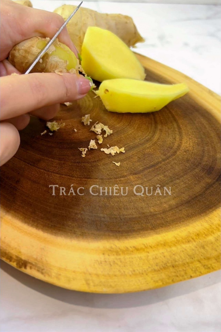 Gừng cạo sạch vỏ