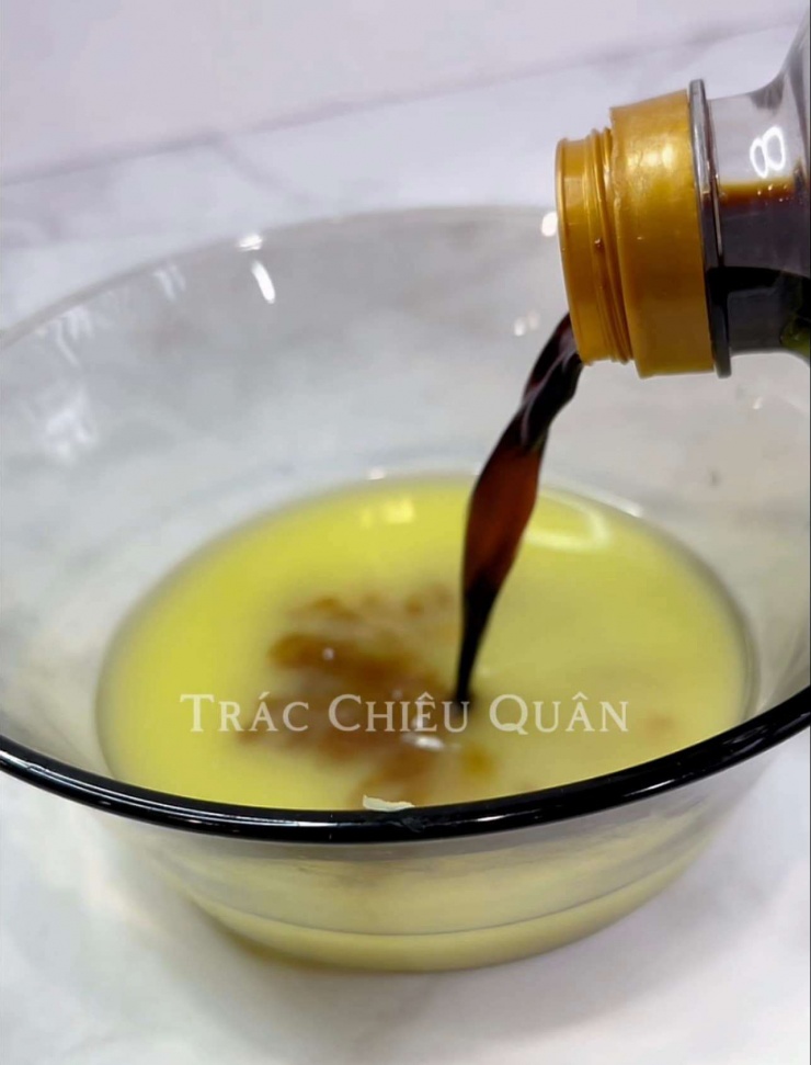 Nước gừng thêm muối, xì dầu, hạt tiêu