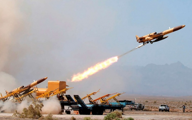 Quân đội Iran chủ động tấn công huyết mạch kinh tế để gây khó cho Mỹ và Israel? - 1