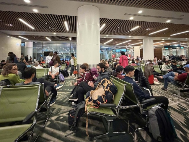 Khách Việt kể tình cảnh mắc kẹt tại Trung Đông vì chiến sự