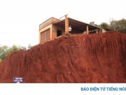 Nhà mặt tiền bỗng bên miệng "vực sâu", Chủ tịch tỉnh Đồng Nai chỉ đạo làm rõ