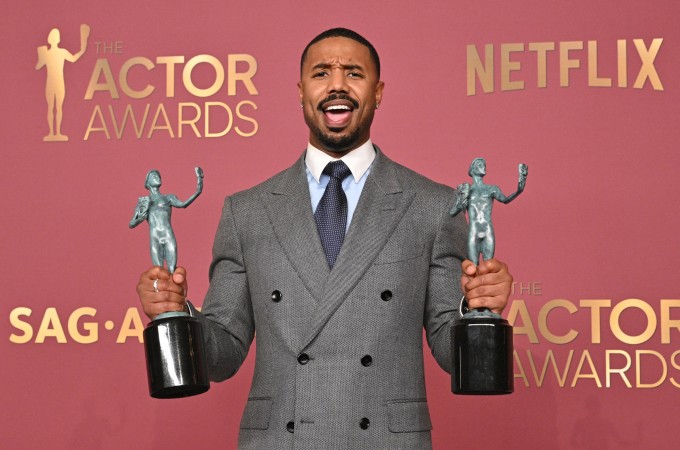 Tài tử Michael B. Jordan trên thảm đỏ Actors Awards 2026. Ảnh: AFP
