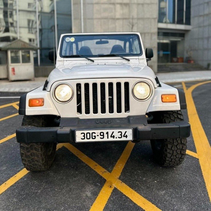 Chiếc xe nguyên bản 100%, ODO chỉ hơn 40.000 mile (khoảng hơn 64.000 km), con số hiếm gặp với mẫu xe đã 25 năm tuổi. Ảnh: NVCC.