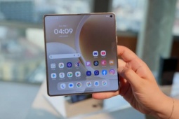 Motorola chính thức hé lộ về Razr Fold màn hình gập với pin siêu "khủng"