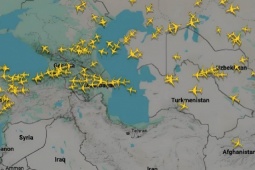 Không phận Trung Đông tê liệt: Hàng nghìn chuyến bay hủy, giá vé có thể tăng sốc