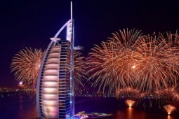 Bên trong khách sạn xa hoa nhất Dubai vừa bốc cháy có gì đặc biệt?