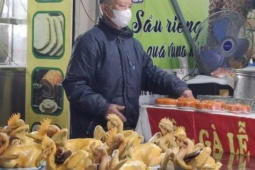 Thị trường đồ lễ sôi động, mâm cỗ chay và hoa tươi 'lên ngôi' dịp rằm tháng Giêng