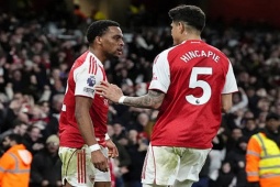 Nóng bảng xếp hạng Ngoại hạng Anh: Arsenal trở lại cách biệt an toàn, MU vươn lên thứ 3