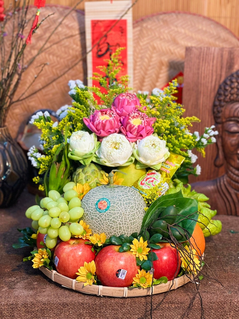 Mâm cúng Rằm tháng Giêng dâng Phật.