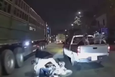 Ba người may mắn thoát nạn sau khi bị tạt đầu: Có thể xem xét hành vi 'giết người' chưa đạt của tài xế xe bán tải
