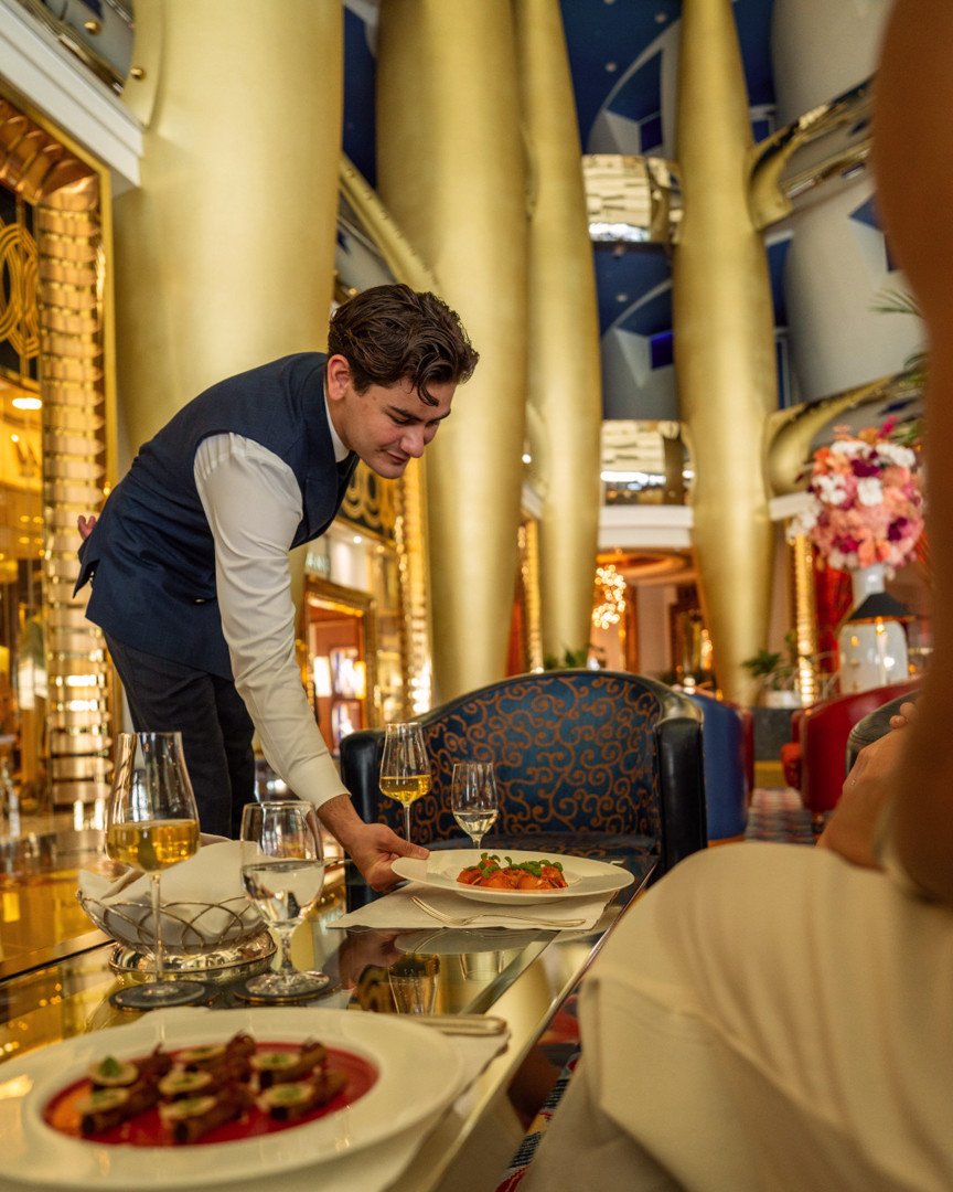 Bên trong khách sạn xa hoa nhất Dubai vừa bốc cháy có gì đặc biệt? - 9