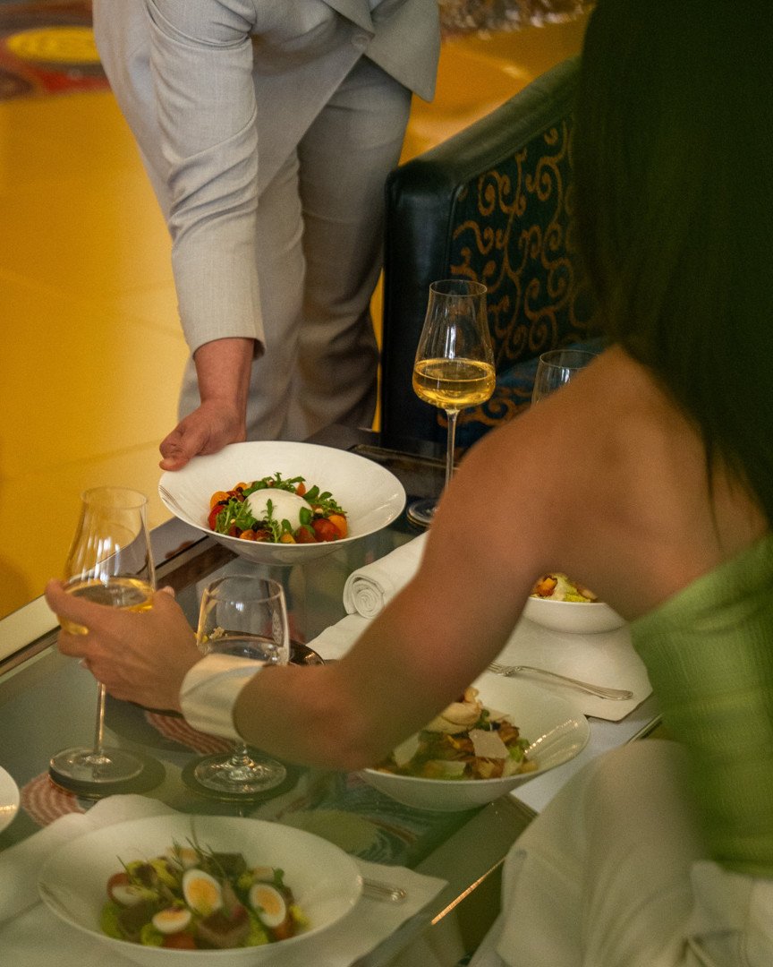 Bên trong khách sạn xa hoa nhất Dubai vừa bốc cháy có gì đặc biệt? - 10