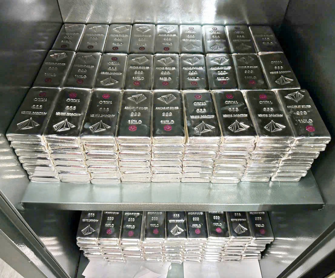Giá bạc hôm nay 2/3: Bạc trong nước tăng mạnh - 1