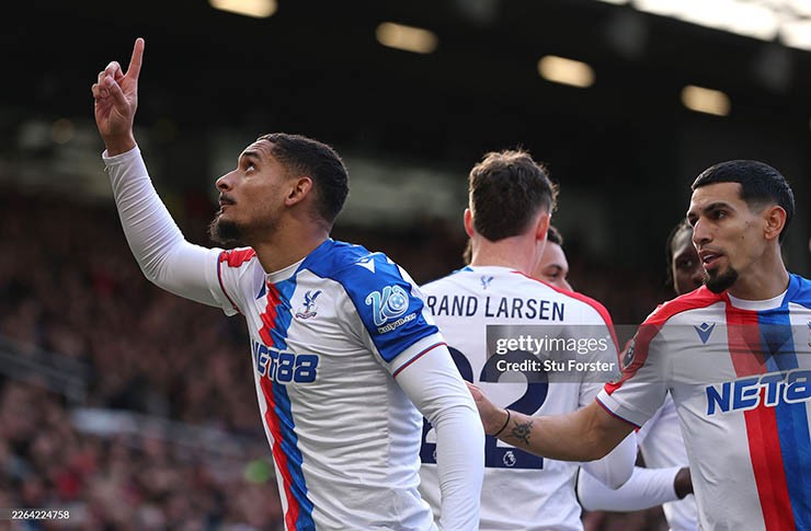 Lacroix giúp Crystal Palace dẫn bàn hết hiệp 1