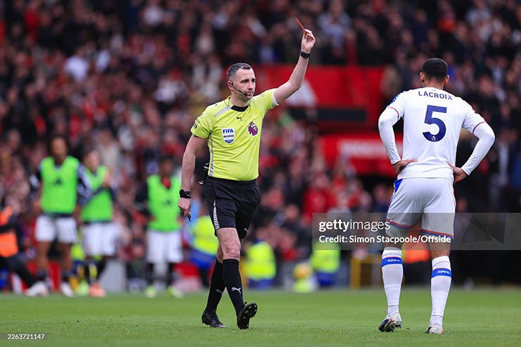 MU đã tận dụng quá tốt tấm thẻ đỏ với Lacroix bên phía Crystal Palace