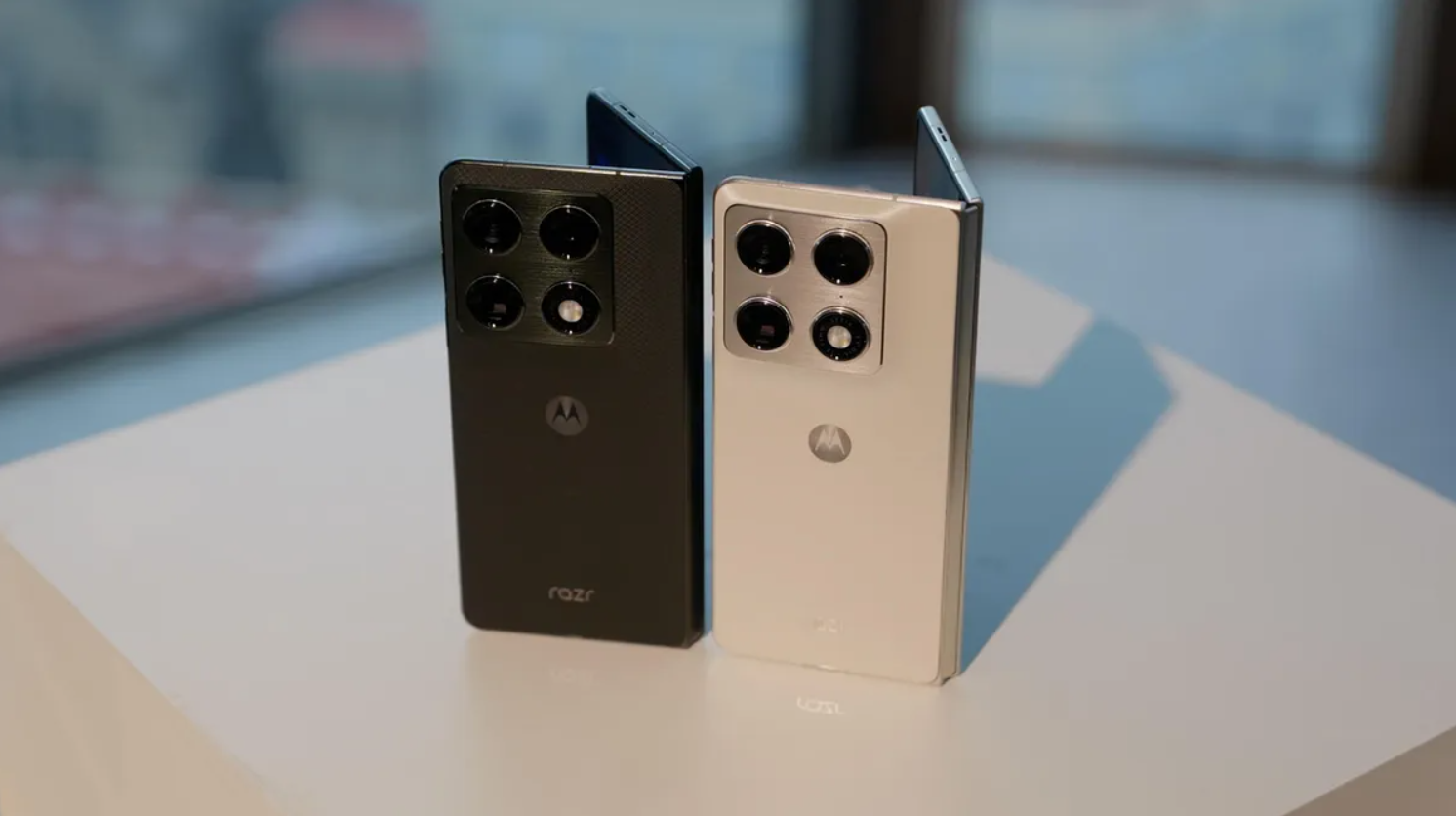 Motorola Razr Fold sẽ có màn hình chính khá lớn.