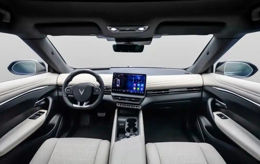 So sánh VinFast VF7 Eco và Plus: Đâu là điểm khác biệt? - 3