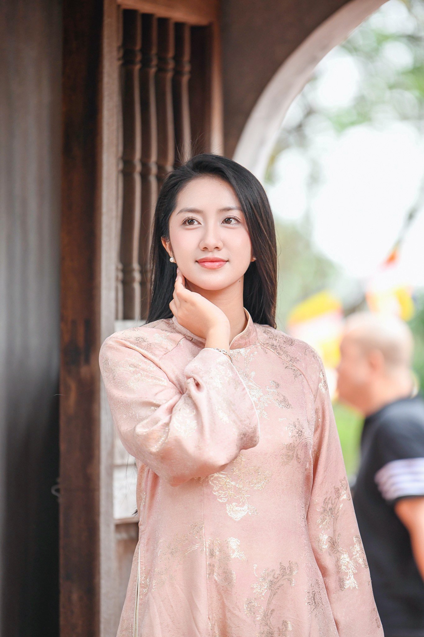 Sáng 28/2, Hoa hậu Hà Trúc Linh cùng các người đẹp Hồ Ngọc Phương Linh, Phạm Thùy Dương, Trần Minh Thu và Phạm Giáng My có hoạt động trải nghiệm văn hóa đầu xuân tại Bắc Ninh.