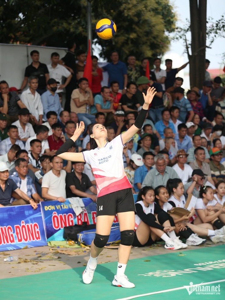 Như Quỳnh mới về nước được 1 ngày. Ảnh: S.N