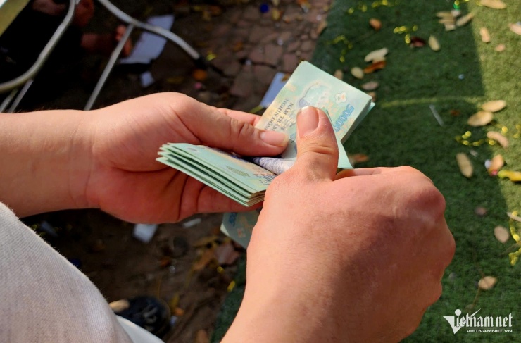 Nhà tài trợ có thể thưởng vài chục triệu đồng trong 1 set đấu. Ảnh: S.M