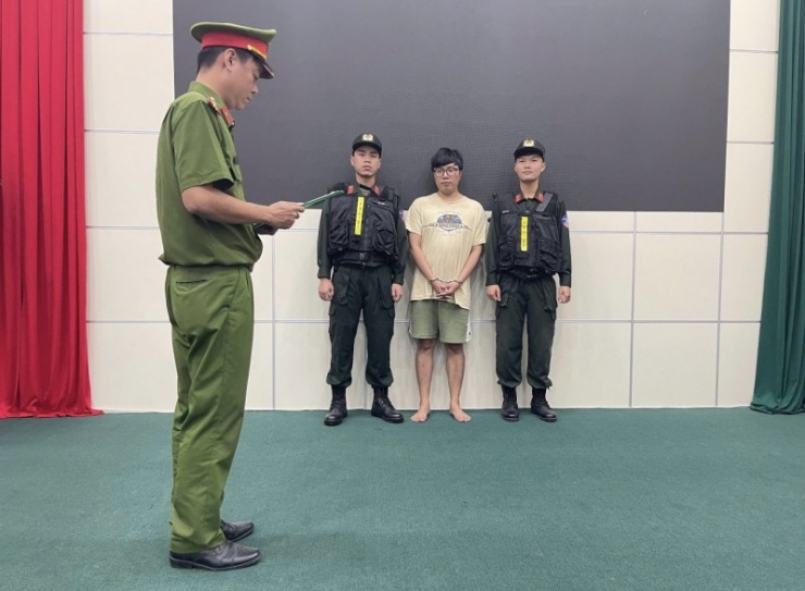 Khởi tố, bắt tạm giam siêu lừa Trương Nhật Phương.