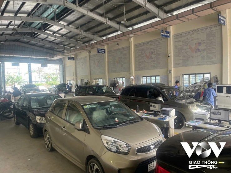 Ngày đầu cấp giấy chứng nhận kiểm định điện tử: “Cú sốc” đầu tiên - 1