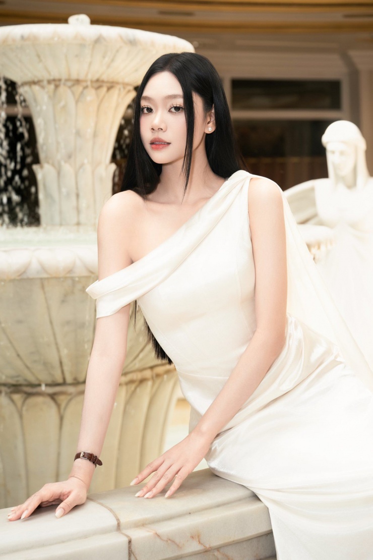 Huỳnh Bích Thoại là một trong 2 thí sinh gây chú ý khi đã bày tỏ nguyện vọng dừng chân tại Miss World Vietnam 2025 ngay trước khi bước vào giai đoạn 2 của cuộc thi.