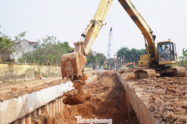 Đây là 1 trong 10 công trình chống ngập khẩn cấp của TP Hà Nội, đảm bảo thoát nước đón mùa mưa 2026. Tổng mức đầu tư của 10 dự án lên đến gần 5.600 tỷ đồng.