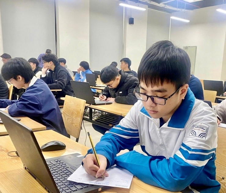 Thời hạn cấp bằng tốt nghiệp THPT giấy cho học sinh được rút ngắn từ 75 ngày xuống còn 30 ngày.