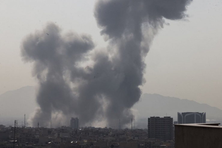 Chuyên gia Nga: Chiến dịch tấn công trên bộ của Mỹ tại Iran là bất khả thi - 1