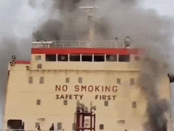 Xuồng tự sát Iran lần đầu đánh trúng mục tiêu