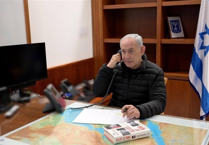 Máy bay của Thủ tướng Israel "trú tạm" Berlin, Iran nói về "số phận ông Netanyahu" - 1