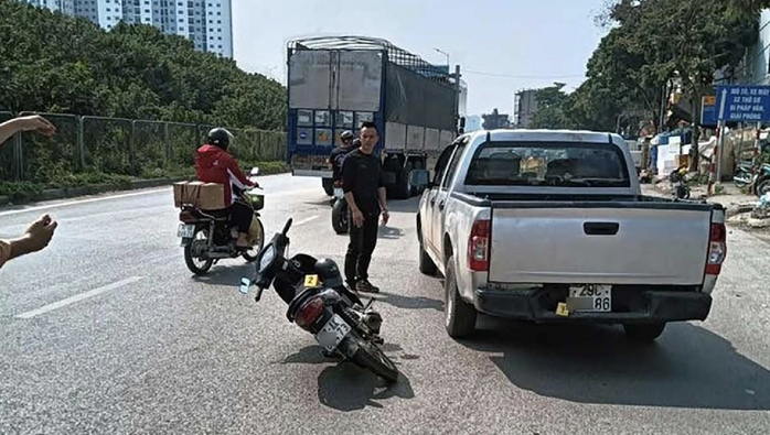 Lực lượng chức năng thực nghiệm hiện trường vụ việc. Ảnh: V.N.