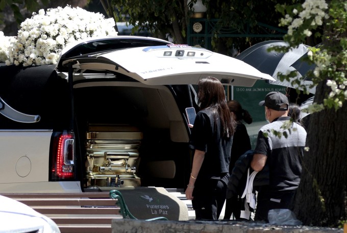 Quan tài mạ vàng của trùm ma túy Nemesio "El Mencho" Oseguera tại nghĩa trang Recinto de la Paz ở Zapopan, bang Jalisco, Mexico ngày 2/3. Ảnh: AFP